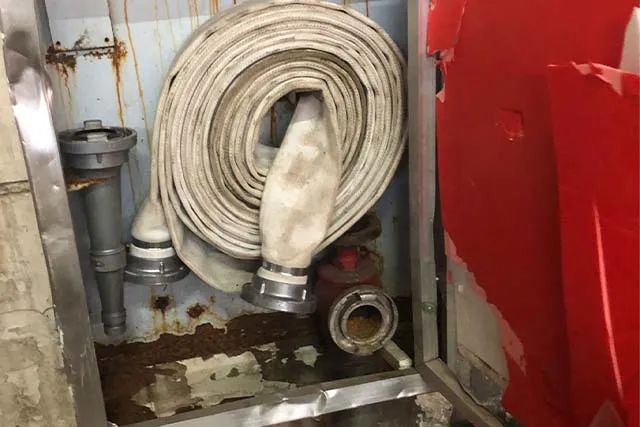 02.jpg 02.jpg